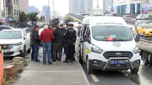 Başakşehirde bankadan para çeken kişinin çantasını almak istediler; havaya ateş açılınca kaçtılar