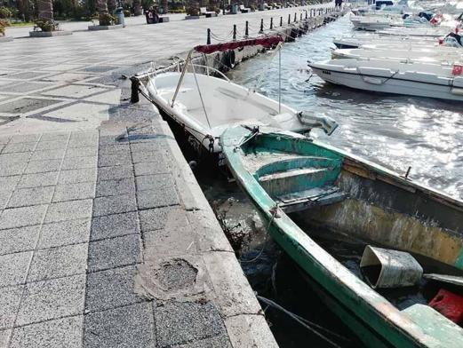 Silivride kuvvetli rüzgar nedeniyle tekne ve yatlar zarar gördü