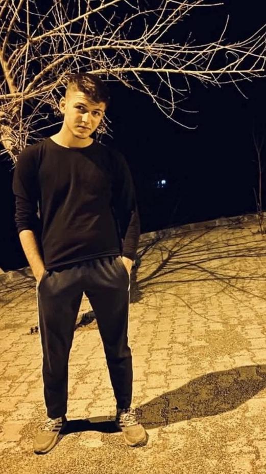 Dereye yuvarlanan hafif ticari aracın sürücüsü öldü