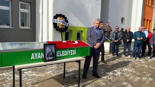 Kazada ölen öğretmen için görev yaptığı okulda tören