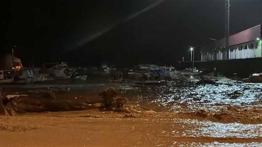 Çanakkalede sağanak; Kepez Çayı taştı