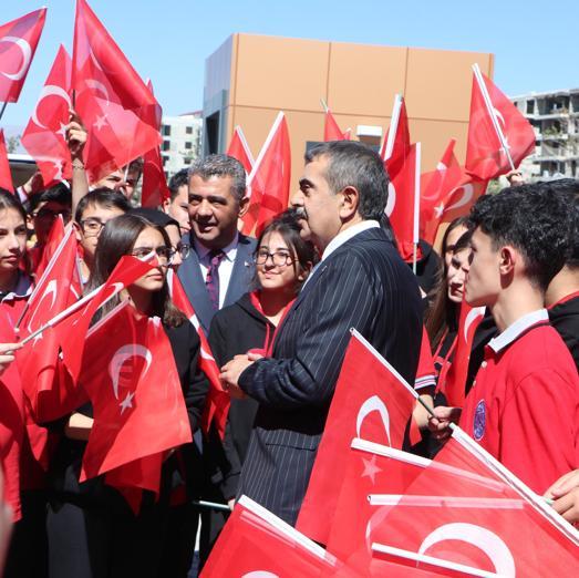 Bakan Tekin: Sınavı kazanamadıkları için öğretmen olamıyorlar