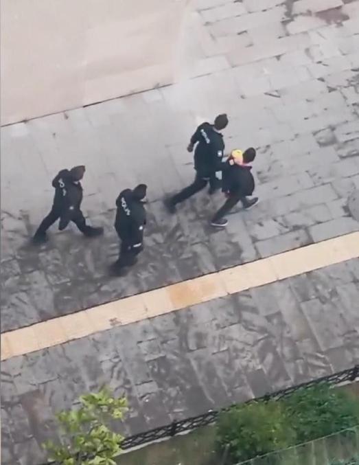 Mutfak görevlisiyim diyerek girdiği kız yurdunda takip ettiği öğrenciye arkadaşlık teklif etti, gözaltına alındı
