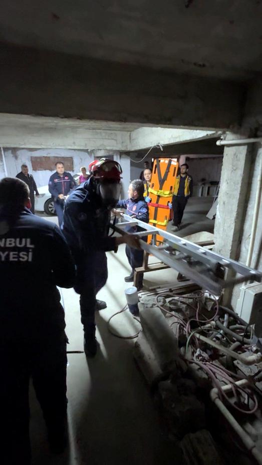 Avcılarda temizlik için girdiği su deposunda mahsur kaldı; itfaiye kurtardı