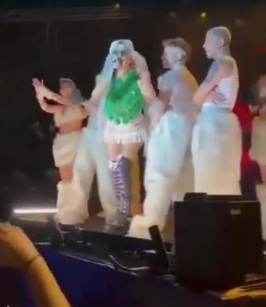 Şarkıcı Hande Yenere ‘Cumhurbaşkanına hakaret’ soruşturması