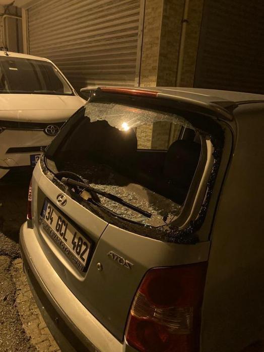 Kağıthane’de kavgada tek yumrukla aracın camını patlattı; araç sahibi hırsızlık sandı