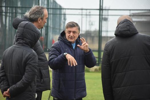 Yılmaz Vural: Türk futbolunu yönetenler yetkisiz durumda