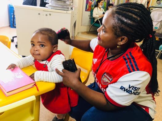 Ugandalı minik Ariana, Antalyada şifa buldu