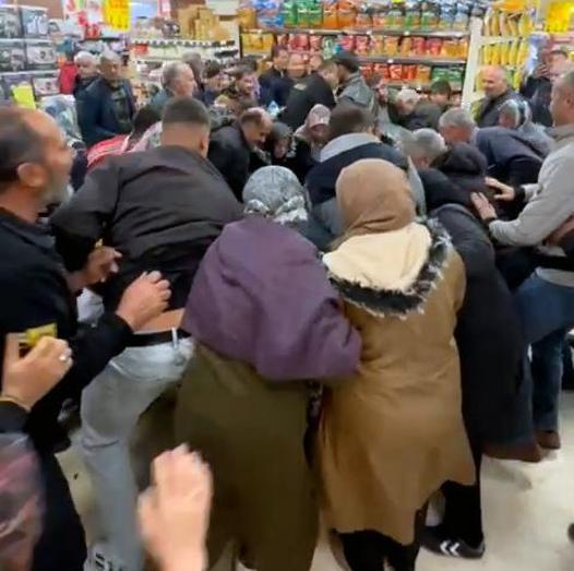 32 ekran televizyonlar bin liraya satışa sunulunca izdiham yaşandı