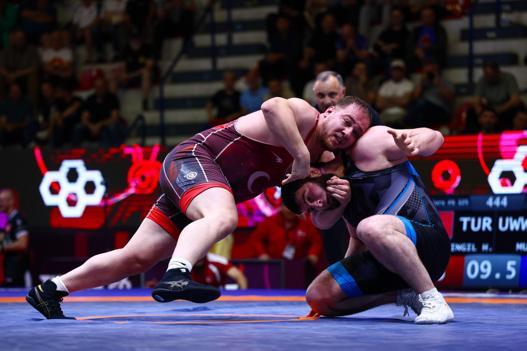 Milli güreşçi Hakan Büyükçıngıl, 125 kiloda Avrupa üçüncüsü oldu