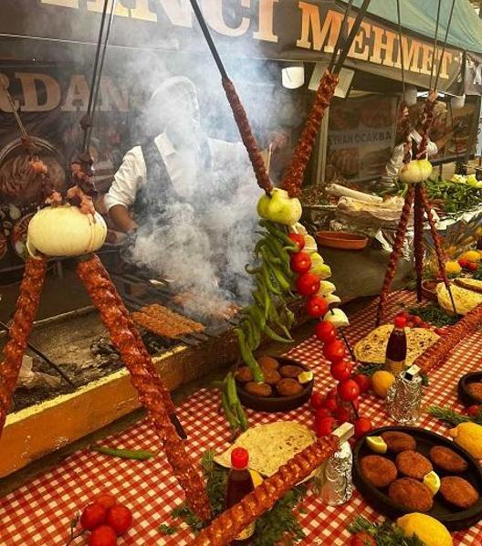 İzmir’de Adana Şalgam-Kebap Festivali başladı