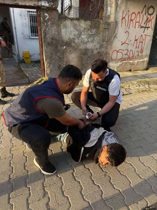 MİTten siber suç şebekesine operasyon; 12 gözaltı