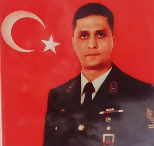 Şehit Başçavuş Ferhat Gedikin annesinden hüzünlü mezar ziyareti