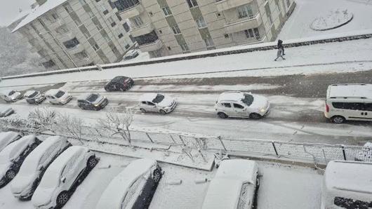 Sakarya’da kar yağışı ulaşımı olumsuz etkiledi