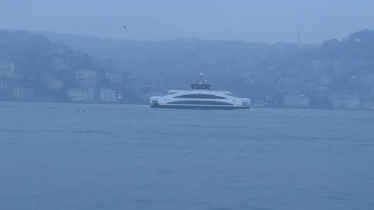 İstanbul Boğazı’nda sis etkili oluyor