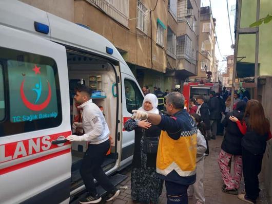 Diyarbakırda apartmanda yangın: 13 kişi dumandan etkilend