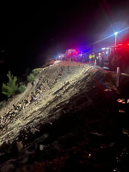 5 kişinin öldüğü kazada otomobil sürücüsü ile 4 yaşındaki Defne’nin cenazeleri teslim alındı