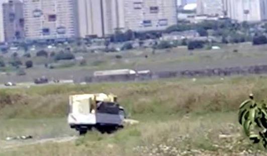 Avcılar’da atıkları boş araziye döküp yakan kamyonet şoförüne 50 bin lira ceza
