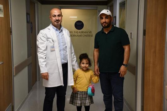 Türkiyenin mesane pili takılan en küçük hastası 5 yaşındaki Malk
