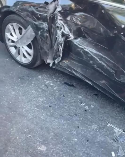 Kağıthanede fren yerine gaza bastı: 4 araca çarptı, 2 kişi yaralandı; o anlar kamerada