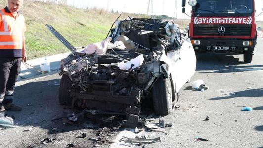 Silivride otomobil TIRın altına girdi: 1 ölü