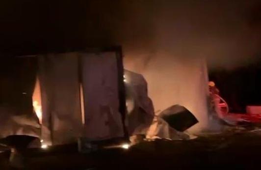 Bursa’da işçilerin kaldığı baraka, alev alev yandı