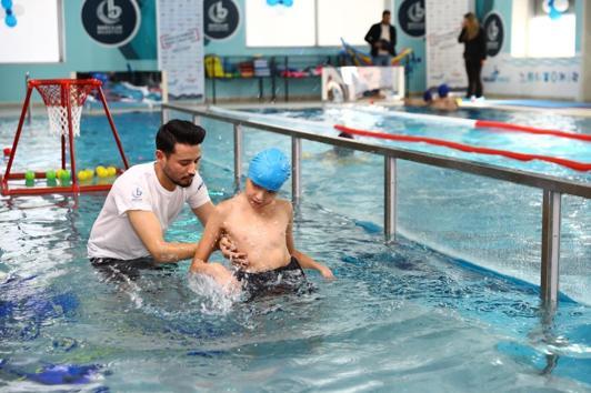 Bağcılarda Engelsiz havuz hizmete girdi