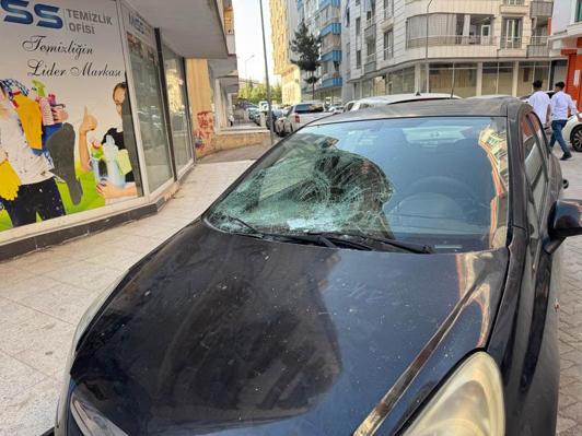 5inci kattan otomobilin üzerine düşen Rabia Asel’in sağlık durumu iyiye gidiyor