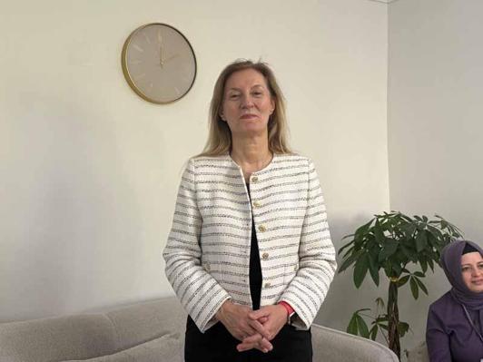 Her gebeye bir ebe ile normal doğum oranı arttı