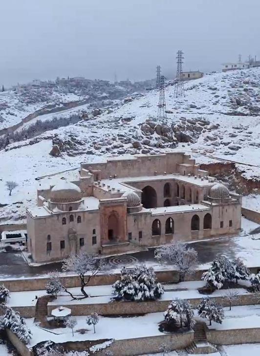 Karla kaplı Kasımiye Medresesi, dronla görüntülendi