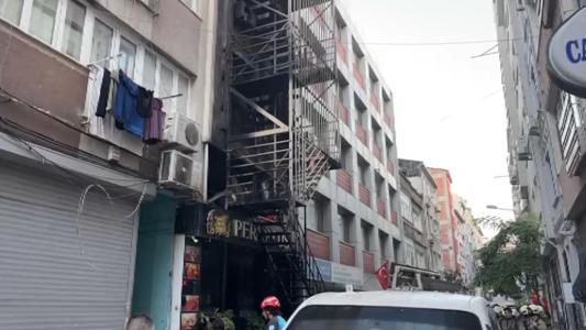 Bakırköyde otelde çıkan yangında 12 kişi yaralandı