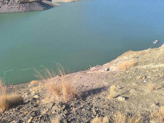 Vanda baraj gölüne yuvarlanan otomobildeki 3 kişi öldü