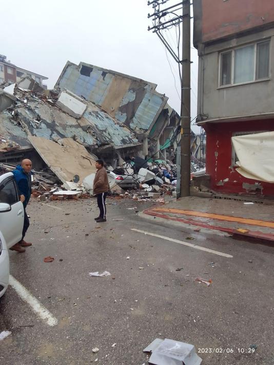 Emekli ikramiyesiyle aldığı ev, eşi ve kızına mezar oldu; ‘Artık sorumlular cezalandırılsın’