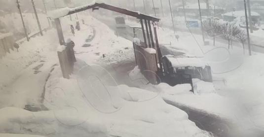 Bitliste 4 polisin yaralandığı kaza kamerada