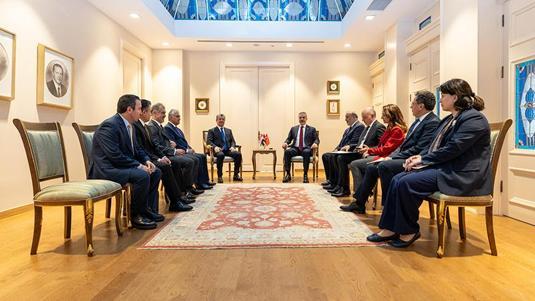 Dışişleri Bakanı Fidan, IKBY Başbakanı Barzani ile İstanbulda görüştü