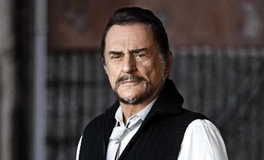 Sanatçı Alpay son yolculuğuna uğurlandı