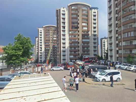 Ankarada 14 katlı binada yangın; mahsur kalan anne ve oğlu kurtarıldı
