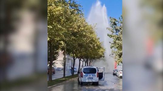 Şanlıurfada boru patladı, su metrelerce yükseğe fışkırdı