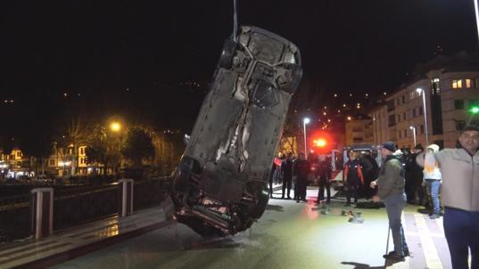 Otomobil, Yeşilırmaka uçtu; 1 ölü, 1 yaralı