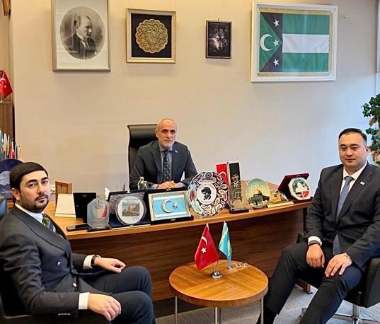 Cumhurbaşkanı Başdanışmanı Topçu, Kazakistan Halk Asamblesi Yardımcısı Akhmetov ile görüştü