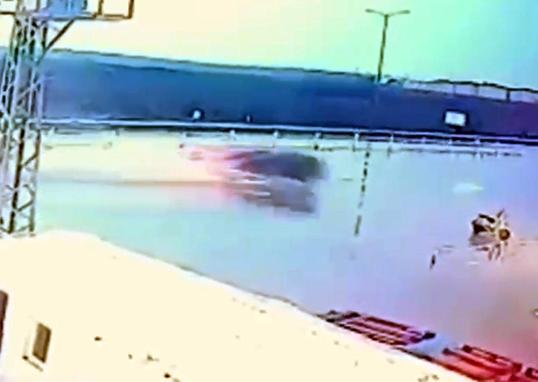 Otomobilin, defalarca takla attığı kaza kamerada; 2 yaralı