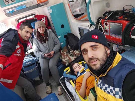 Enkazdan 84üncü saatte kurtarılan Batu, Okula gidemedim, tatil oldu mu diye sormuş