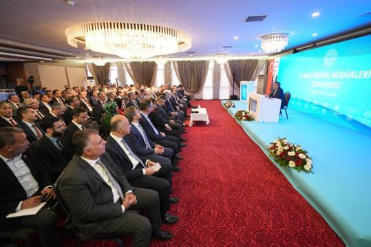 Bakan Tekin, 81 ilin milli eğitim müdürüyle bir araya geldi