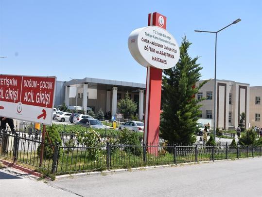 Ekili arazisinden hayvanlarını geçiren çobanı öldürdü