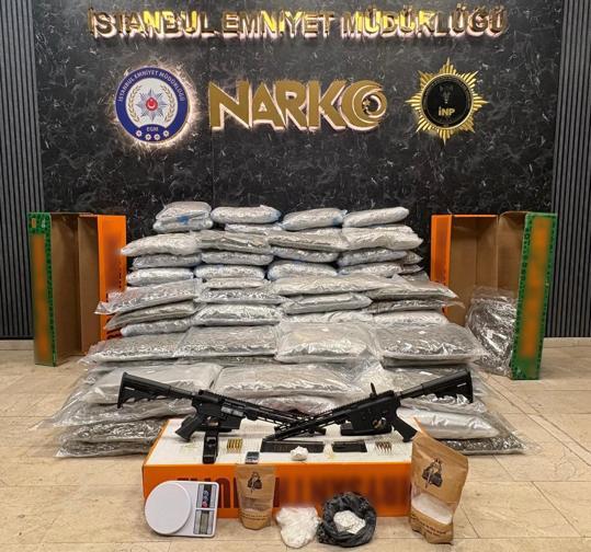 Arnavutköy ve Zeytinburnunda operasyon: 198 kilogram uyuşturucu ele geçirildi; 5 gözaltı