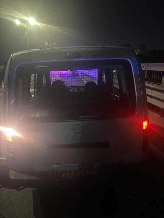 Eyüpsultanda motosiklet sürücüsü kazada öldü; bir şoför sıkıştırıp düşürdü, başka bir araç ezdi