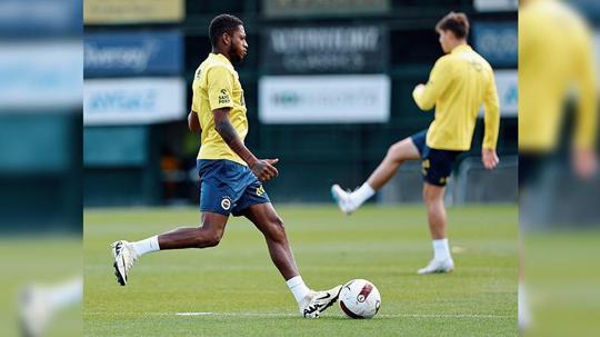 Fenerbahçe'de Galatasaray derbisinin hazırlıkları sürüyor