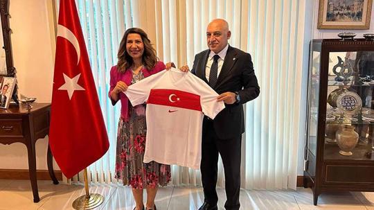 TFF Başkanı Büyükekşi'den Tayland Büyükelçisi Serap Ersoy'a ziyaret