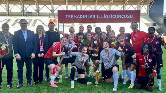 1207 Antalya KFK, Kadın Futbol Süper Ligi’ne yükseldi