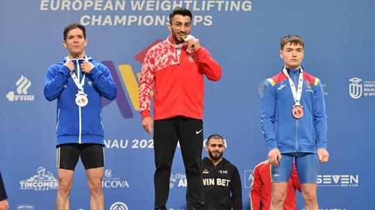 Avrupa Halter Şampiyonası'nda Harun Algül koparmada altın madalya kazandı